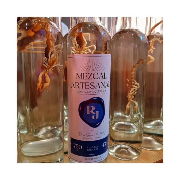 Mezcal Artesanal Alacrán Gigante 100% Agave Cupreata RJ 750 ml.